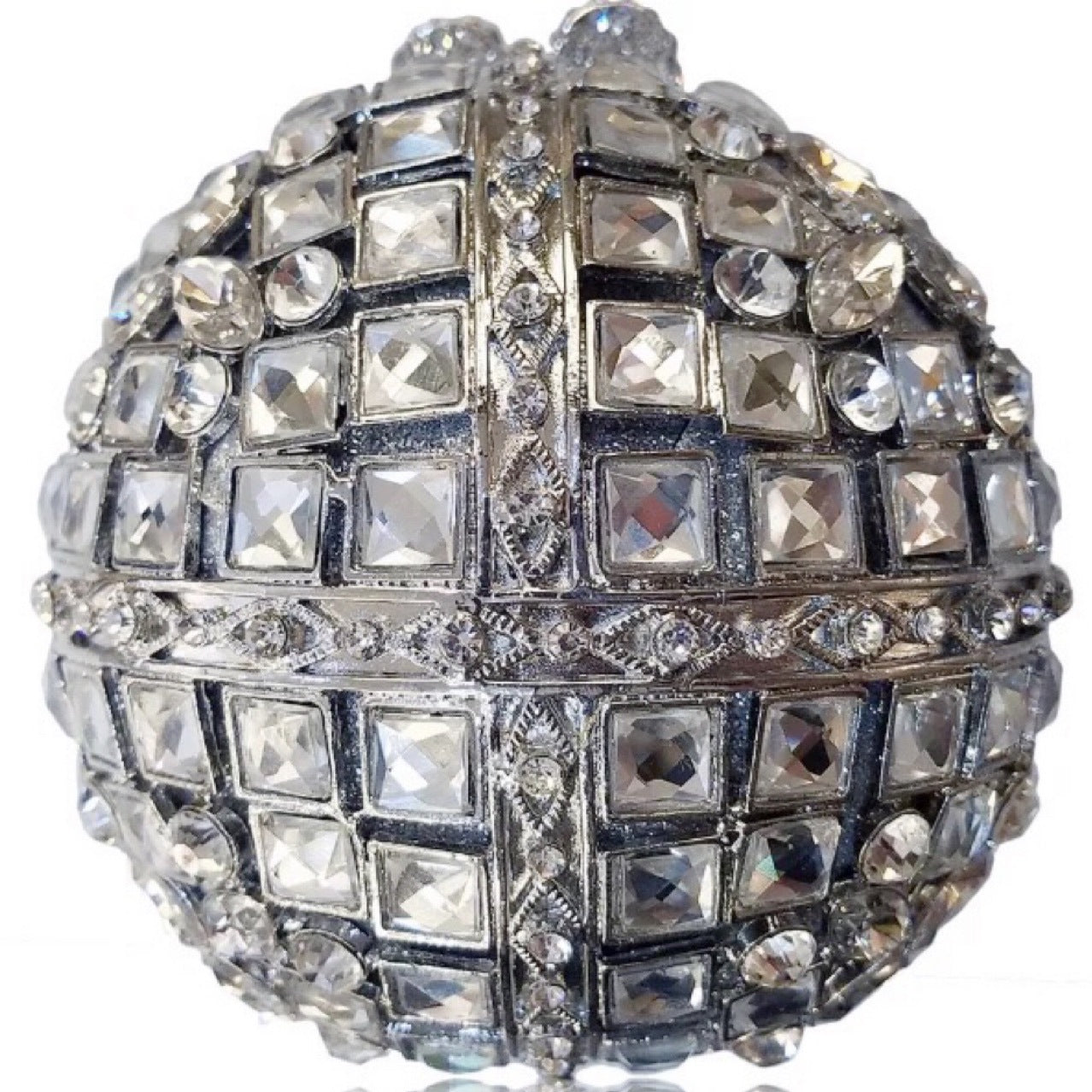 Multicoloured Glass Rhinestone Round Ball Package With An Empty Diamond